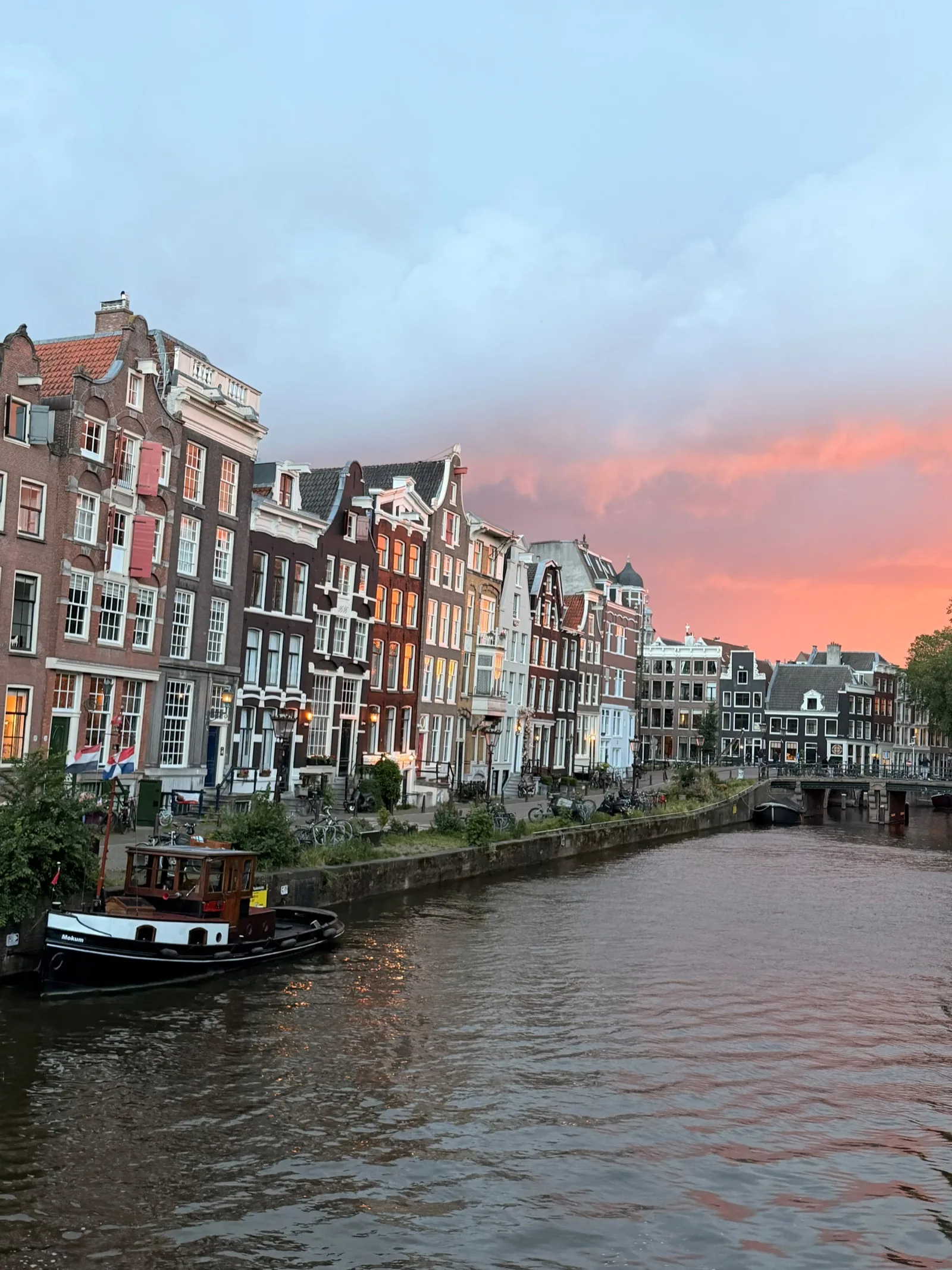 De Amsterdamse gracht, avondlicht