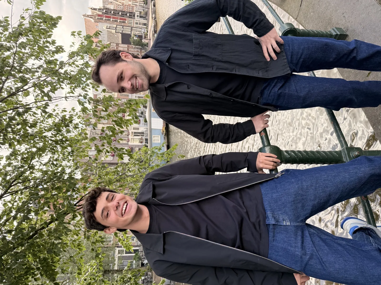 Nicolás en David van Harv